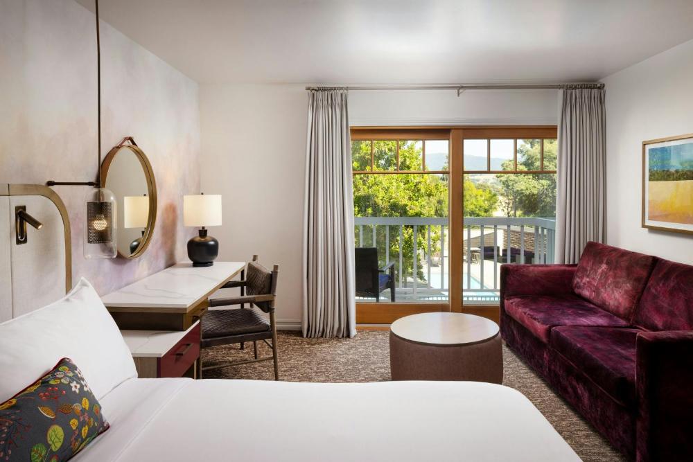 Standard King Room with Sofa Bed, Balcony and Pool interior